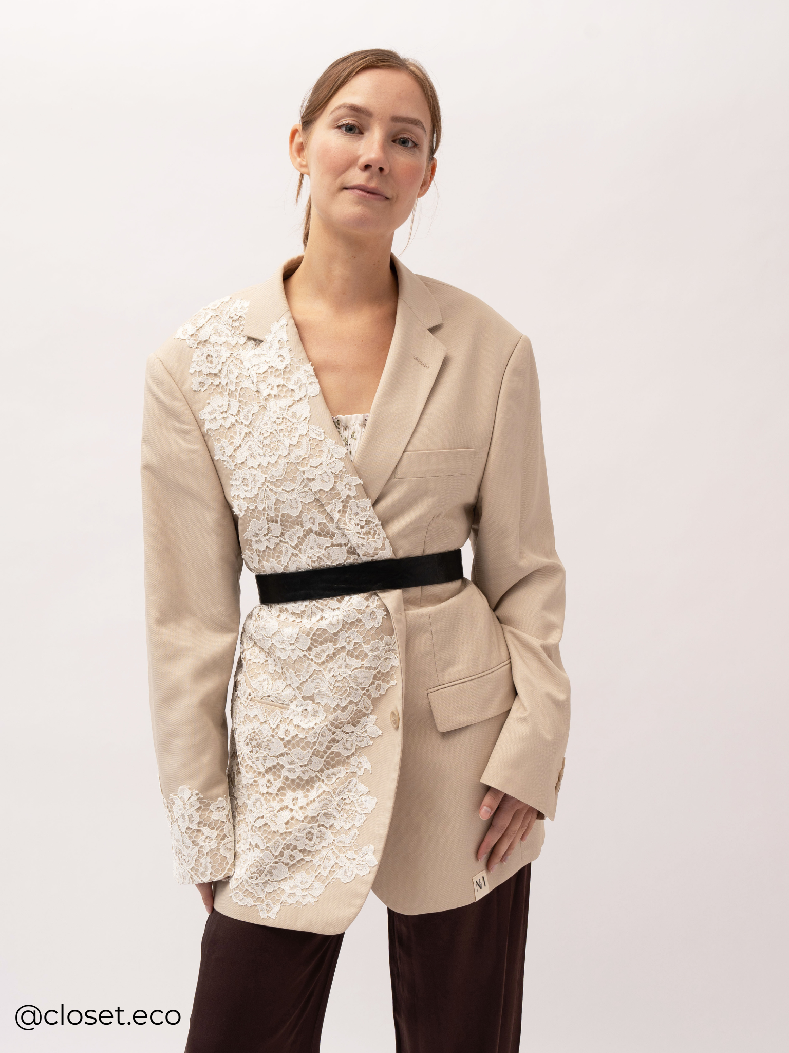 Hanakotoba – Beige Lace Blazer