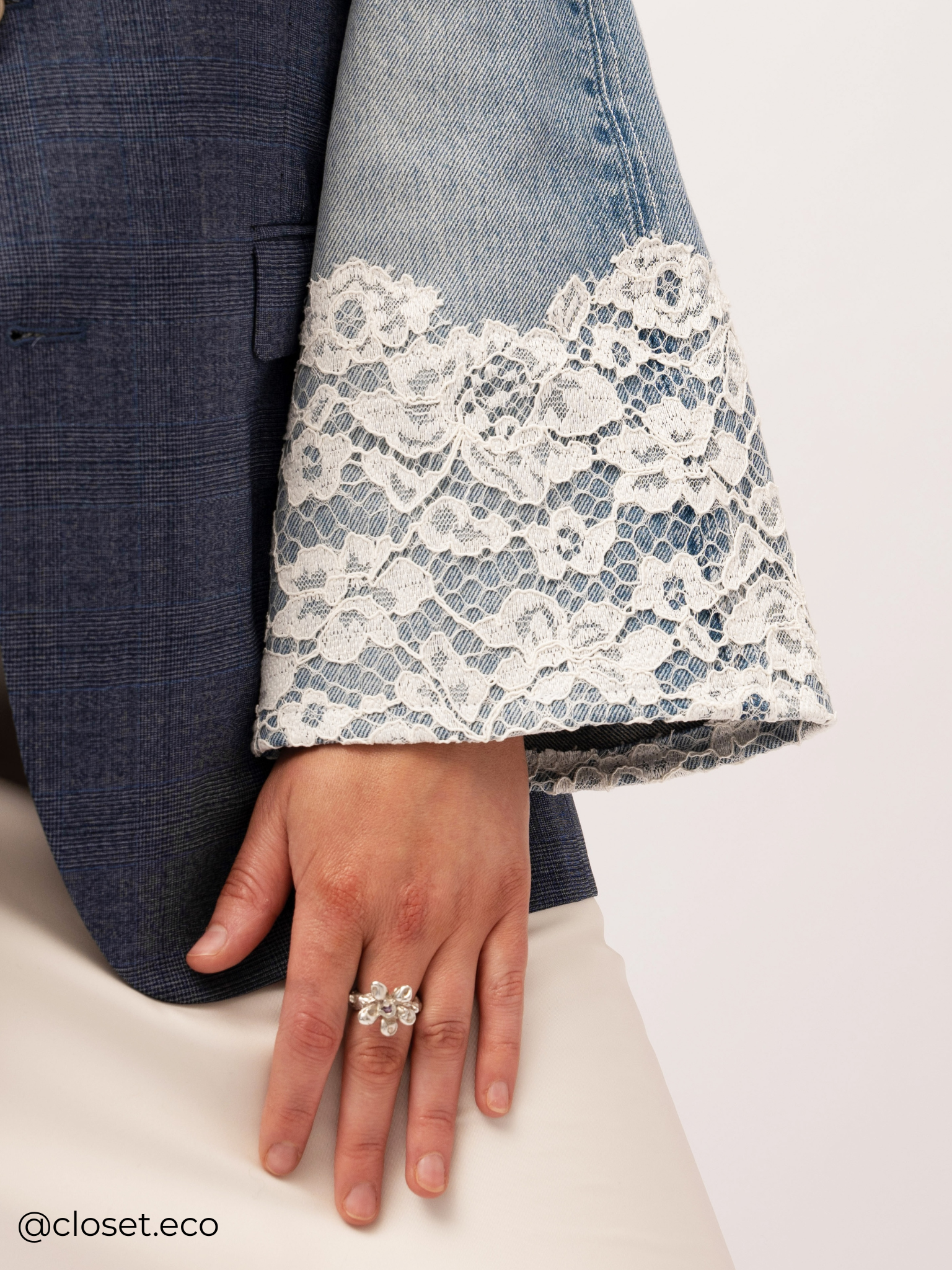 Jiinzu Lace Blazer - Denim