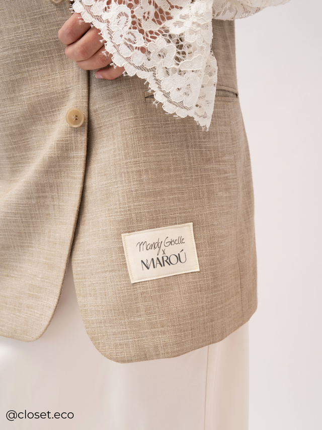 Mandy Giselle x MAROÚ Blazer - beige met kanten mouwen