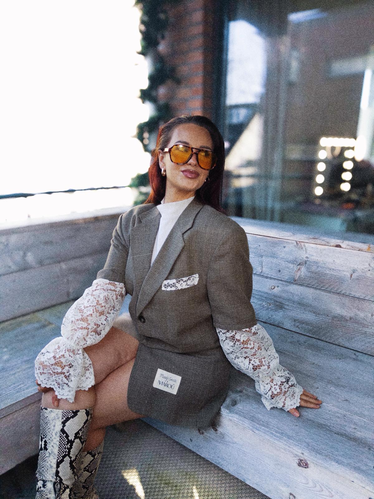 Mandy Giselle x MAROÚ Blazer - beige met kanten mouwen