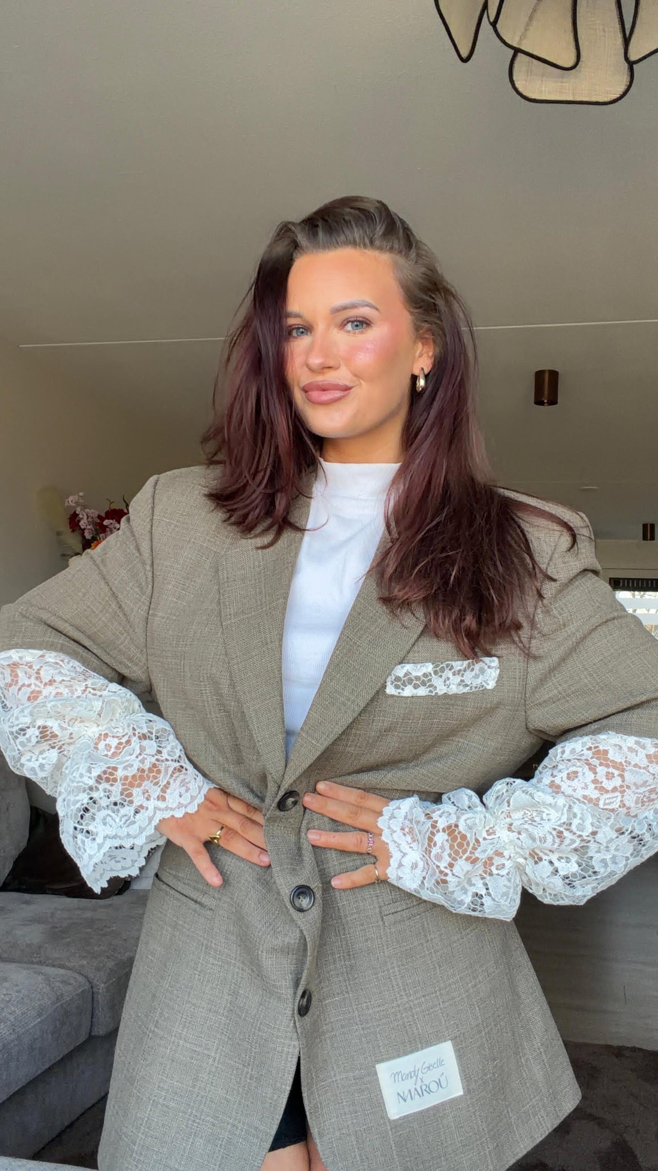 Mandy Giselle x MAROÚ Blazer - beige met kanten mouwen